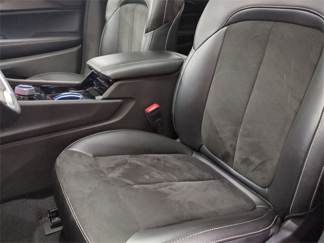 used 2023 Jeep Grand Cherokee car, priced at $30,911