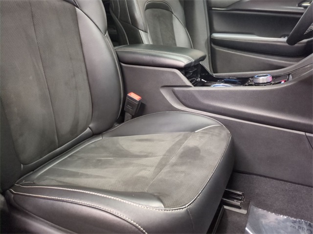 used 2023 Jeep Grand Cherokee car, priced at $30,911