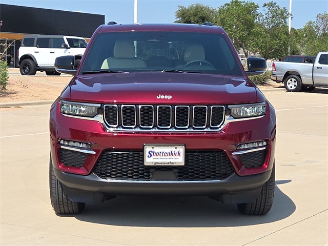 2025 Jeep Grand Cherokee Limited photo 2