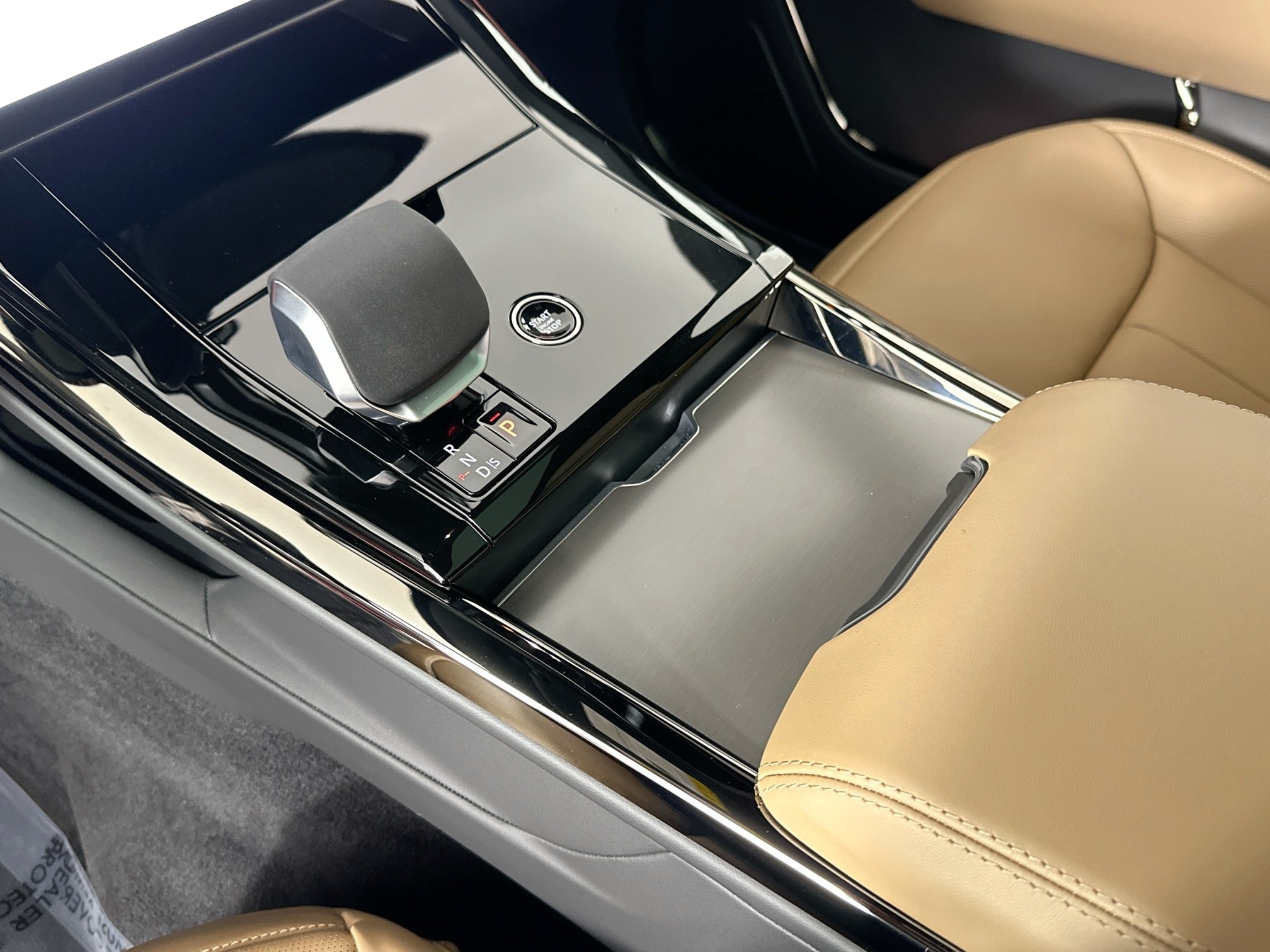 new 2025 Land Rover Range Rover Sport car, priced at $90,540