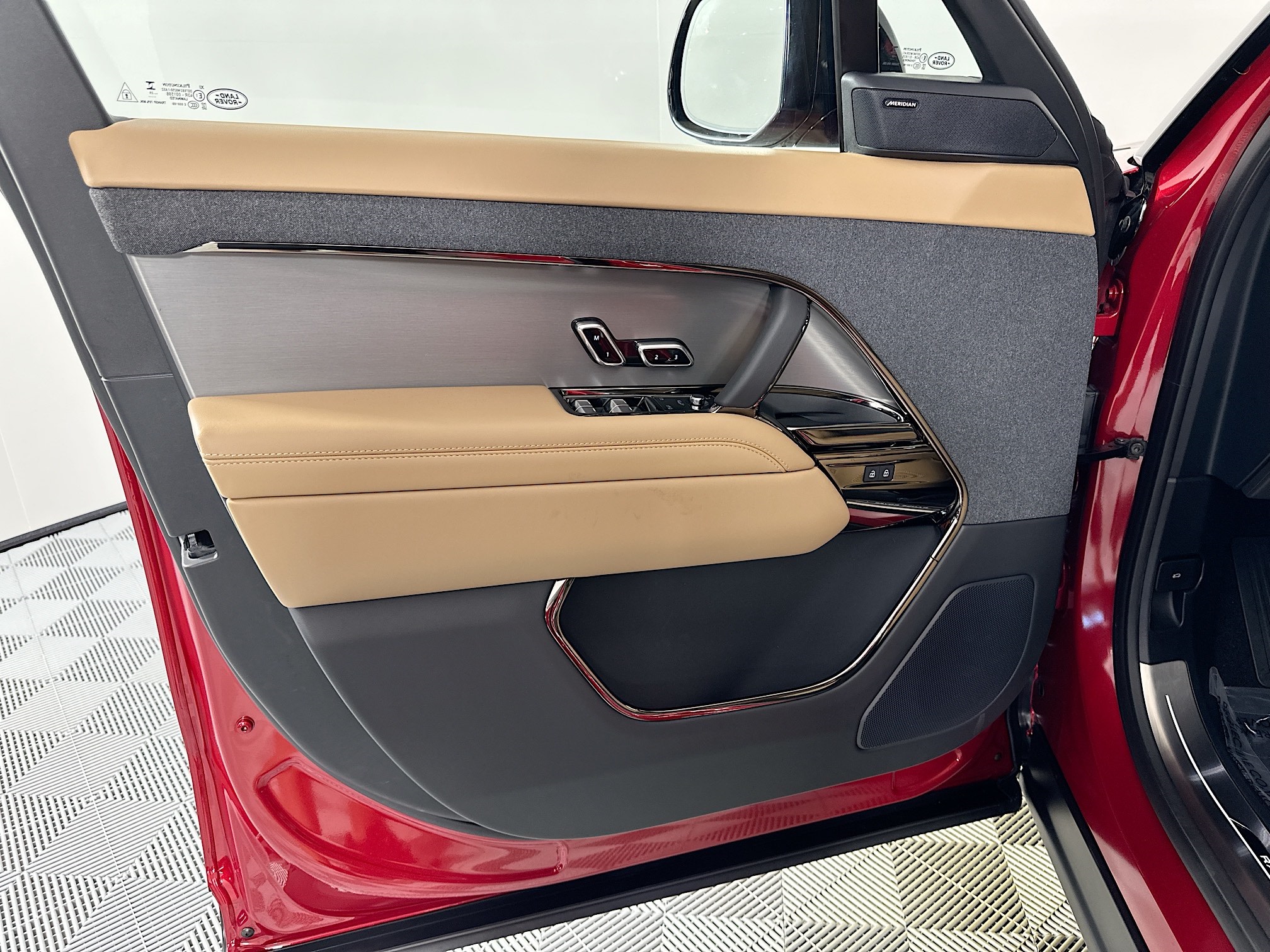 new 2025 Land Rover Range Rover Sport car, priced at $90,540