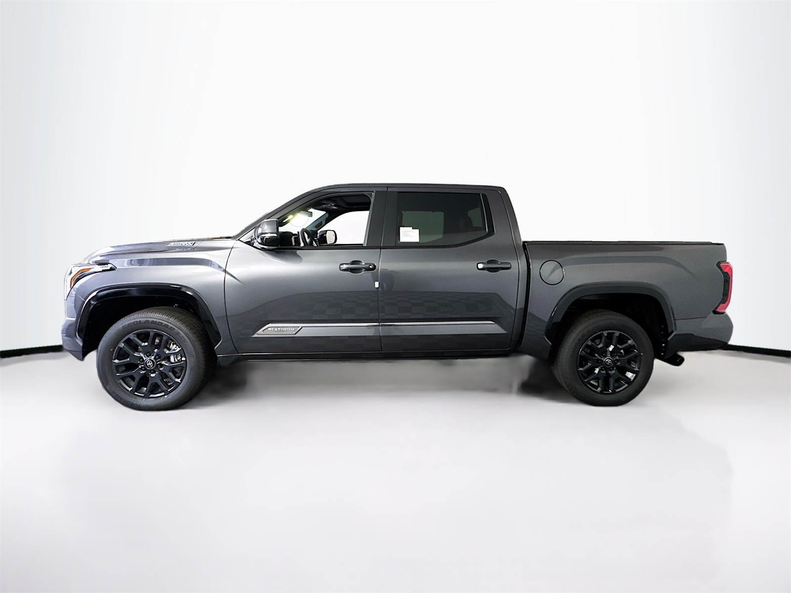 2025 Toyota Tundra CrewMax Platinum photo 2