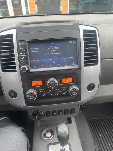 2020 Nissan Frontier SV's photo