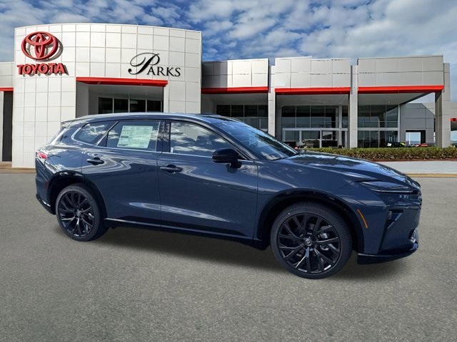 New 2025 Toyota Crown Signia Sedan