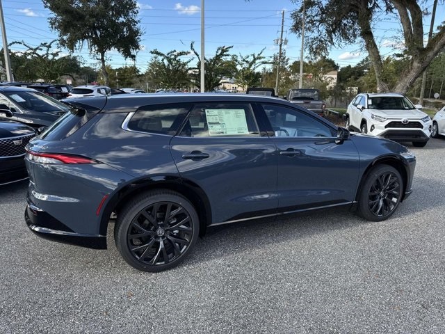New 2025 Toyota Crown Signia Sedan