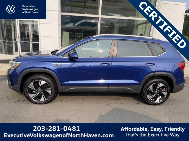 2024 Volkswagen Taos SE's photo