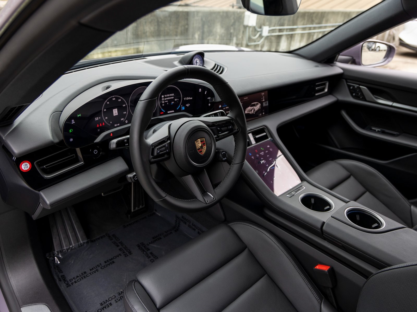 2025 Porsche Taycan photo 4