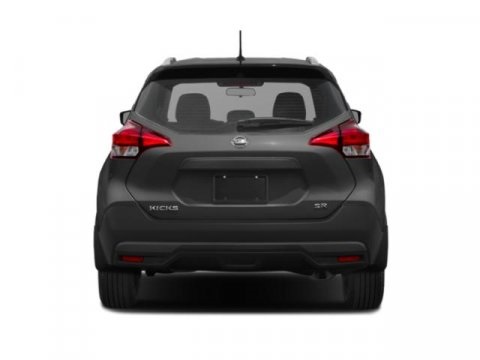 2020 Aspen White/Super Black Nissan Kicks SR FWD SUV