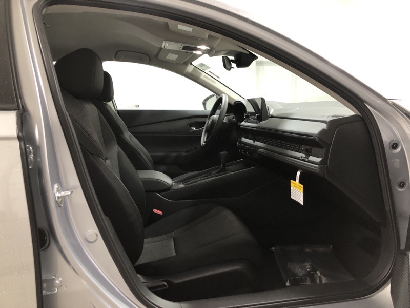 2025 Honda Accord LX photo 12
