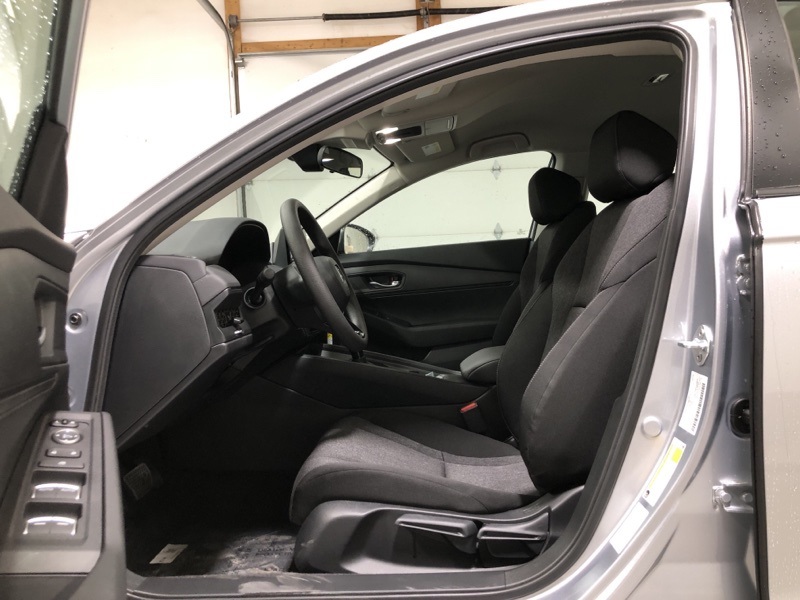 2025 Honda Accord LX photo 17