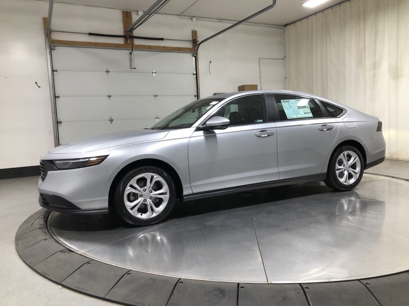 2025 Honda Accord LX photo 4