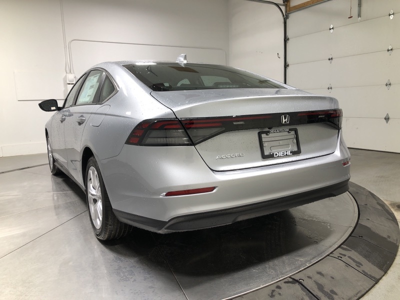 2025 Honda Accord LX photo 5