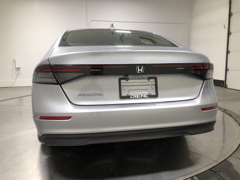 2025 Honda Accord LX photo 6