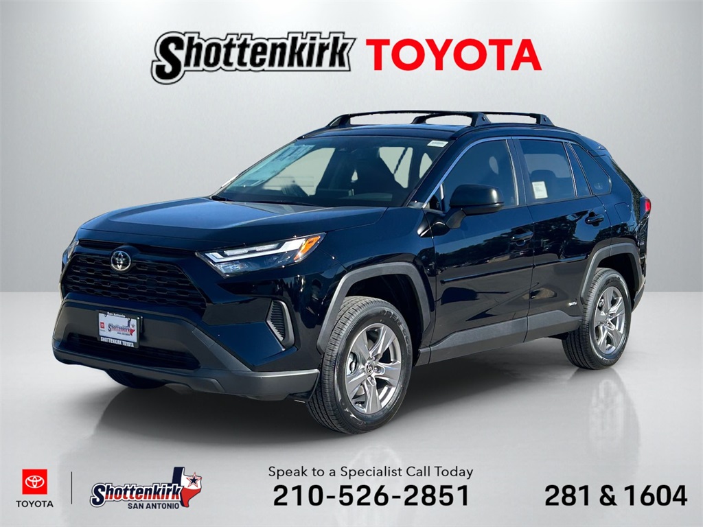 2025 Toyota RAV4 LE's photo