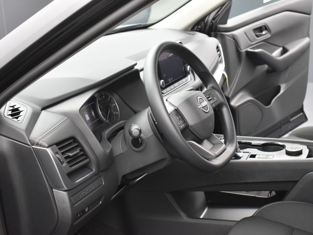 2025 Nissan Rogue S photo 6