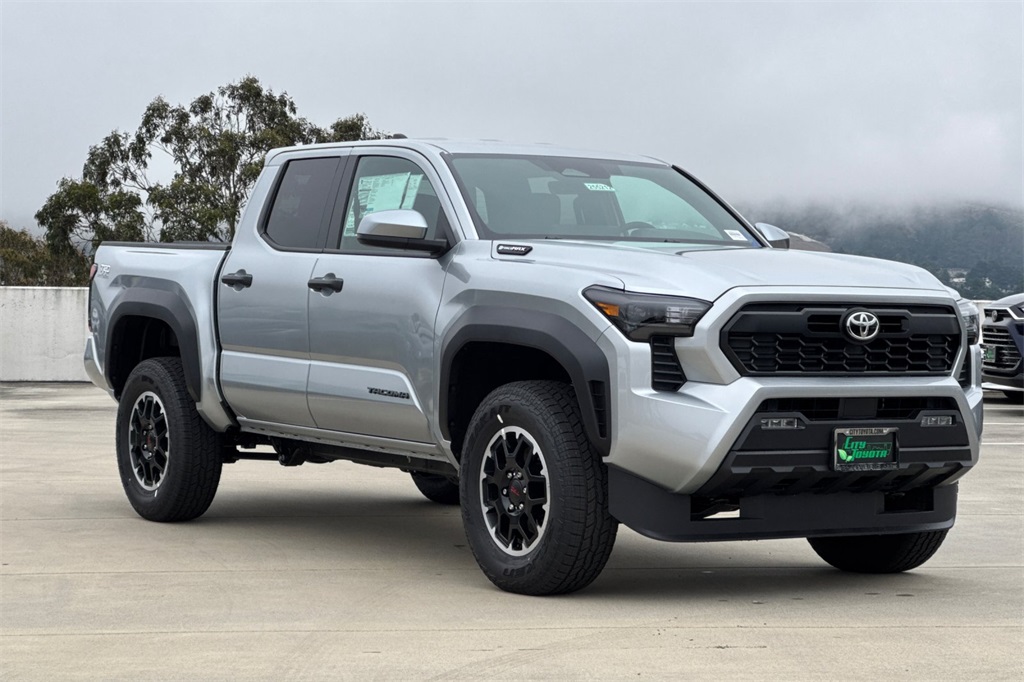 2025 Toyota Tacoma TRD Off-Road Double Cab photo 2