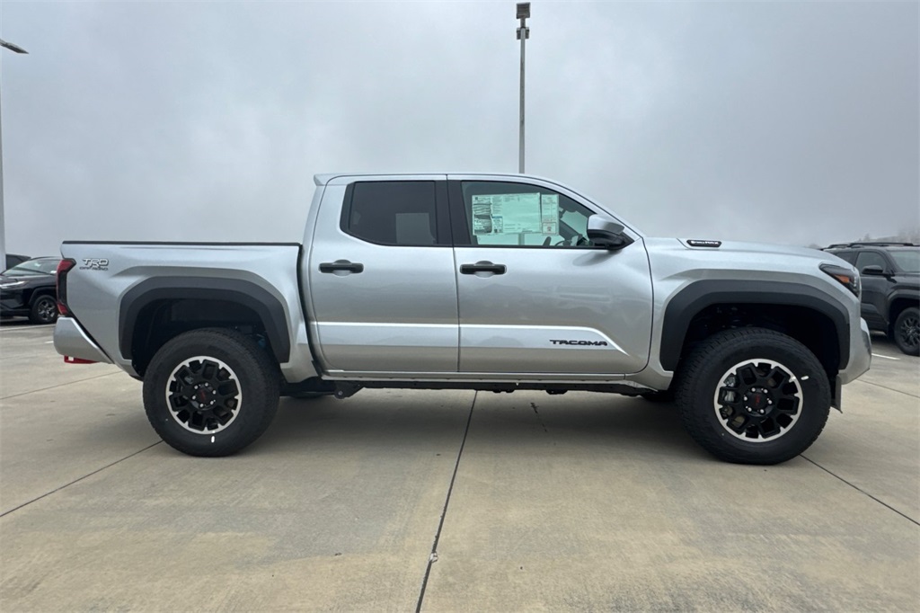 2025 Toyota Tacoma TRD Off-Road Double Cab photo 3