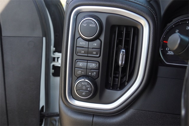 2022 Chevrolet Silverado 2500HD LTZ photo 25