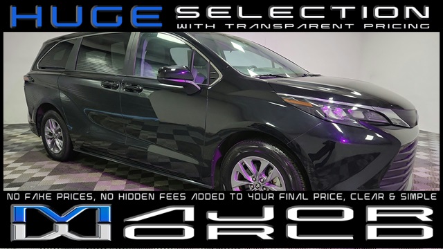 2024 Toyota Sienna LE FWD