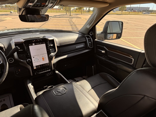 2024 Ram 3500 Laramie Crew Cab 4x4 8' Box