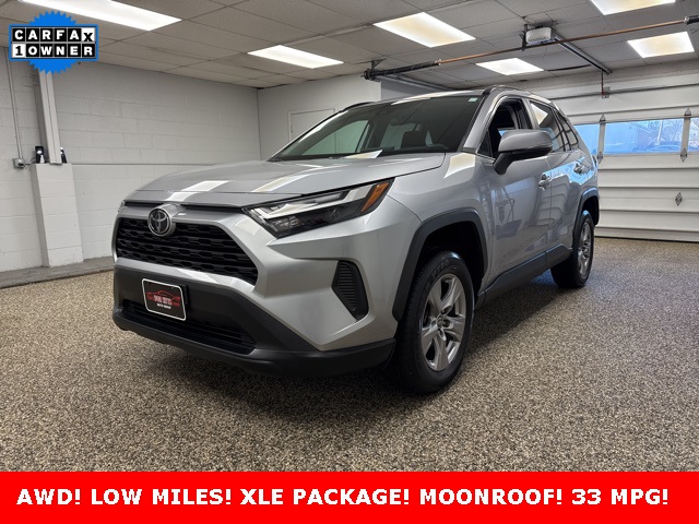 2022 Toyota RAV4 XLE's photo