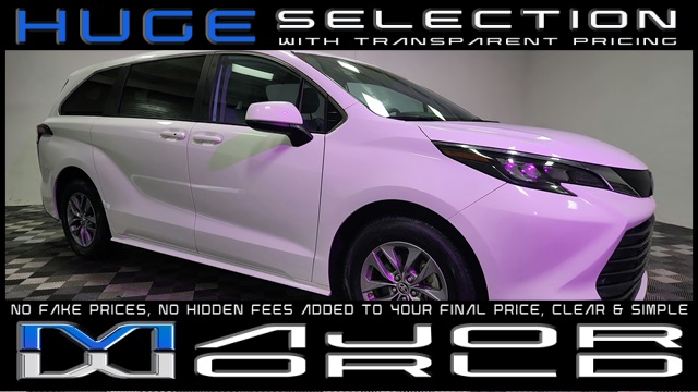 2024 Toyota Sienna LE FWD