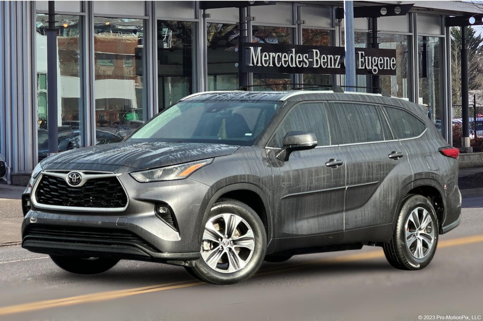 2023 Toyota Highlander XLE's photo