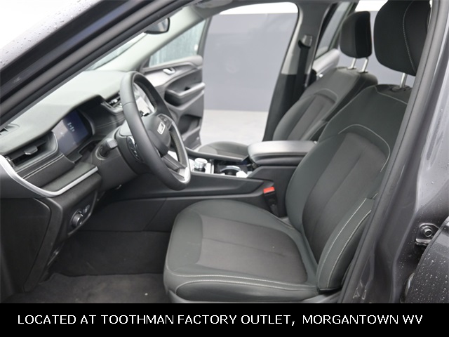 2023 Jeep Grand Cherokee Laredo photo 11