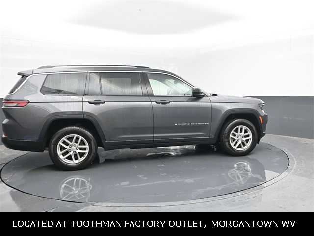 2023 Jeep Grand Cherokee Laredo photo 3