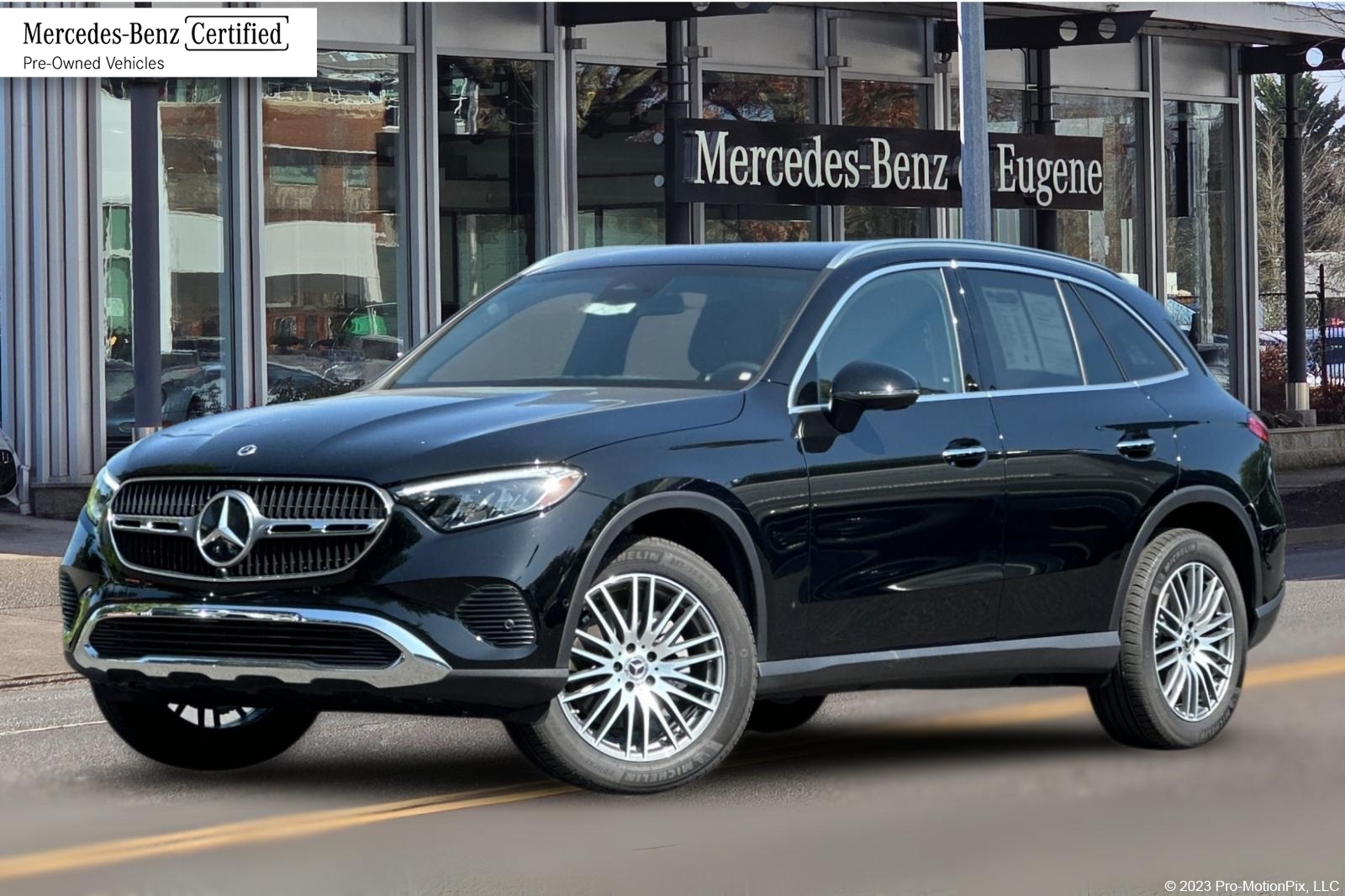 2025 Mercedes-Benz GLC Base's photo