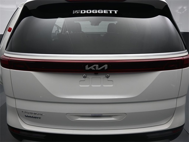 Used 2024 Kia Carnival Van