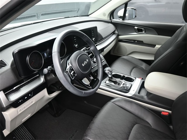 Used 2024 Kia Carnival Van