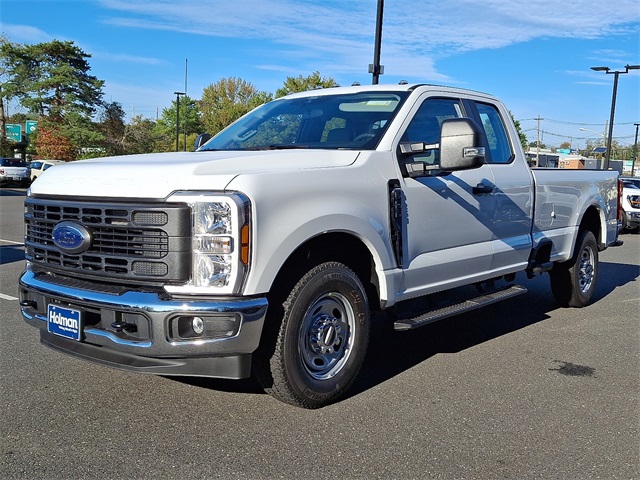 2026 Ford F-250 photo 2