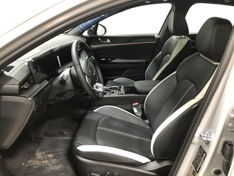 2026 Kia K5 GT-Line photo 17
