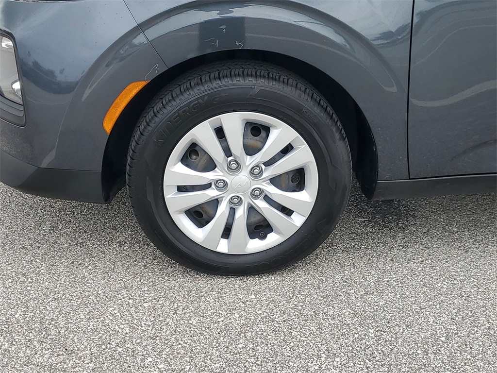 2022 Gravity Gray Kia Soul LX FWD Hatchback