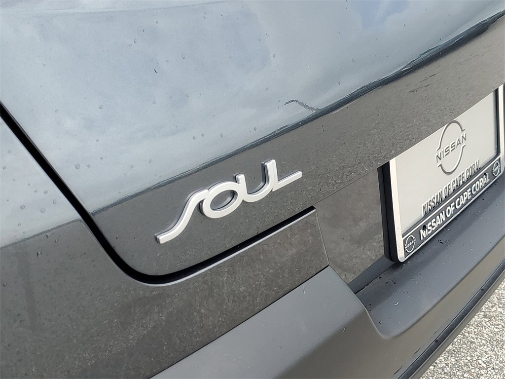 2022 Gravity Gray Kia Soul LX FWD Hatchback