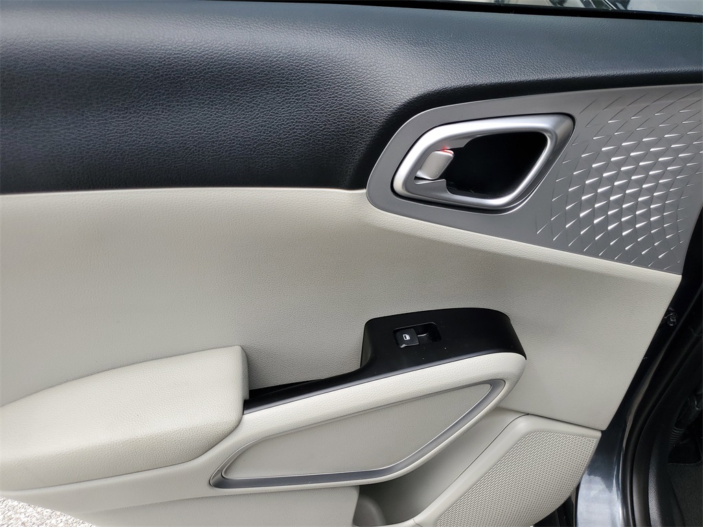 2022 Gravity Gray Kia Soul LX FWD Hatchback