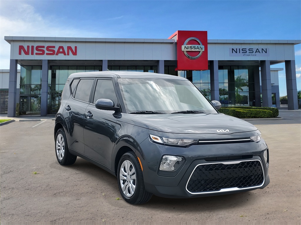 2022 Gravity Gray Kia Soul LX FWD Hatchback