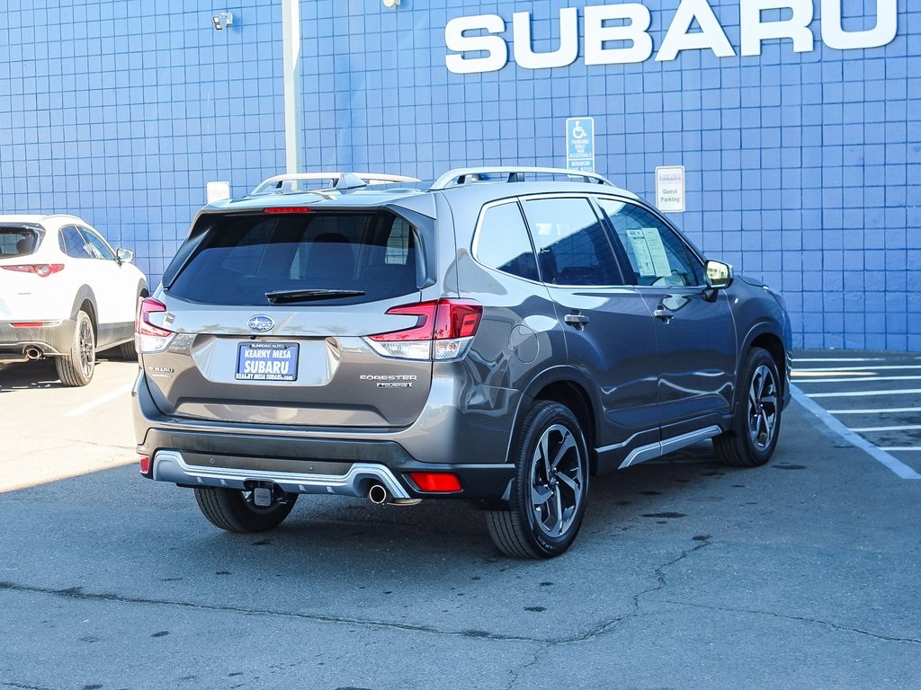 2023 Subaru Forester Touring photo 2