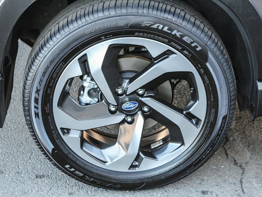 2023 Subaru Forester Touring photo 4