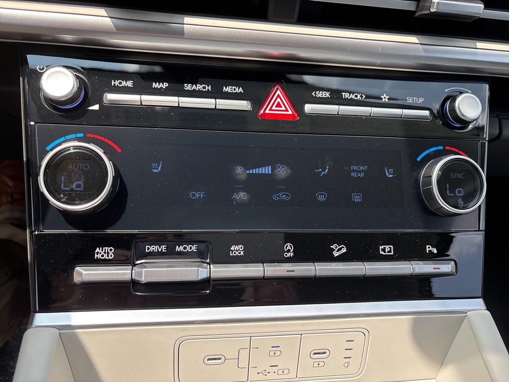 2025 Hyundai Santa Fe SEL photo 17