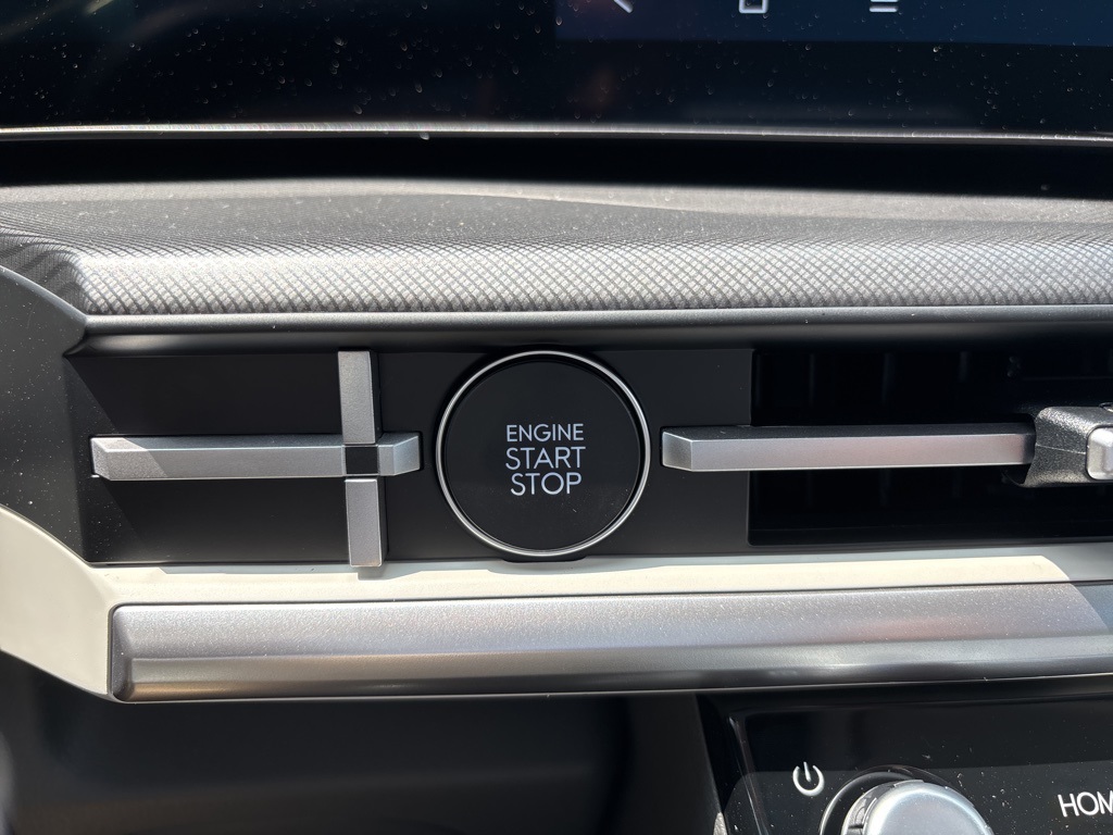 2025 Hyundai Santa Fe SEL photo 20