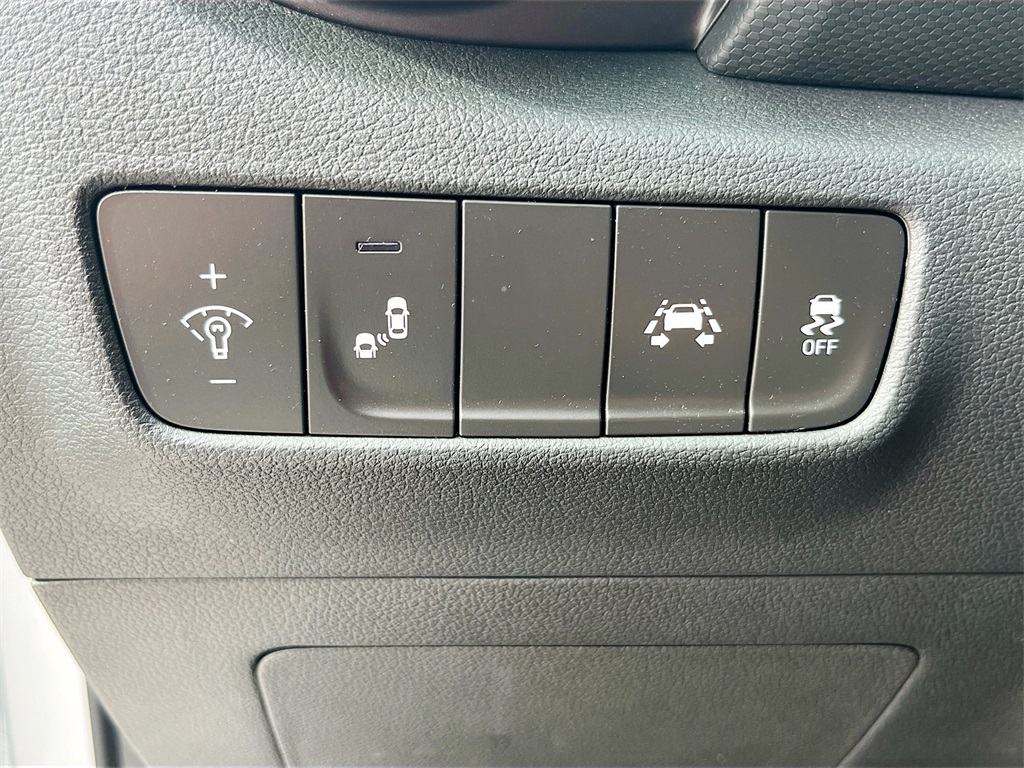 2021 Hyundai Kona SEL Plus photo 8