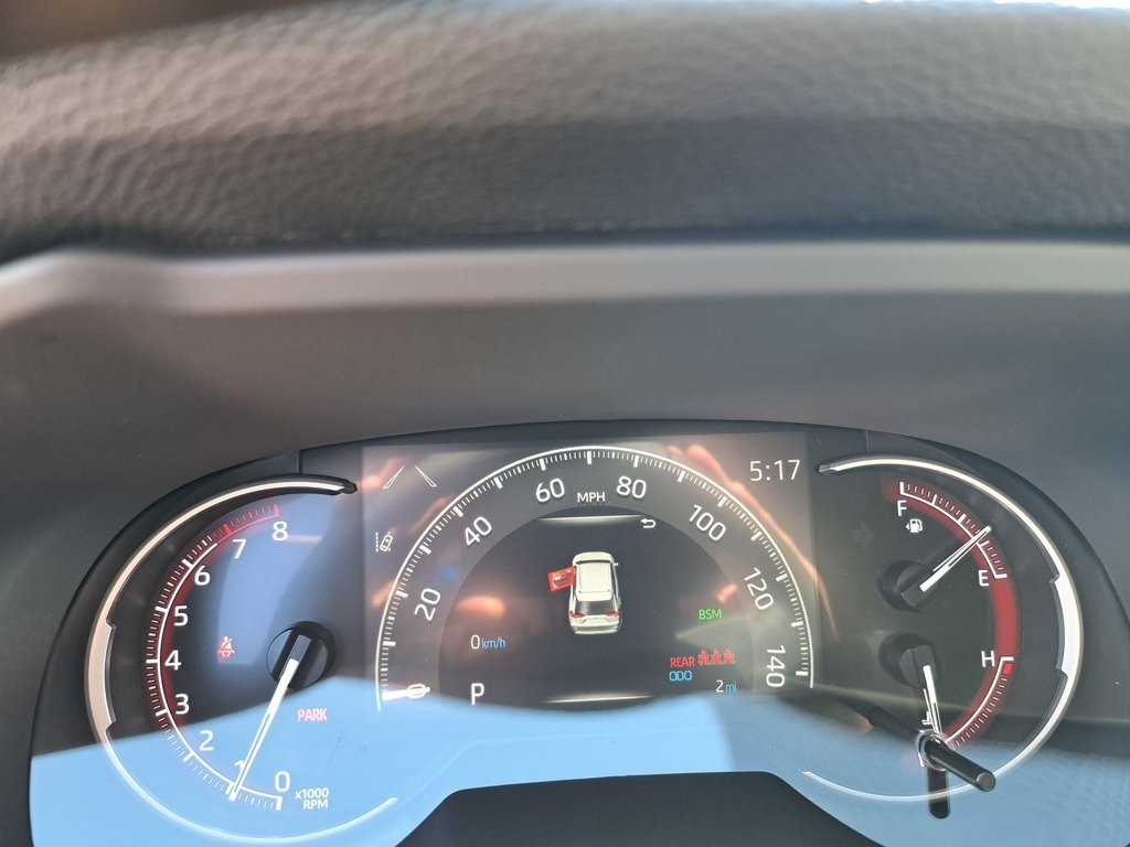 2025 Toyota RAV4 XLE photo 7
