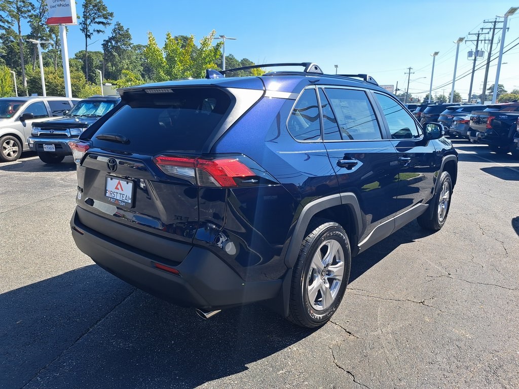 2025 Toyota RAV4 XLE photo 2