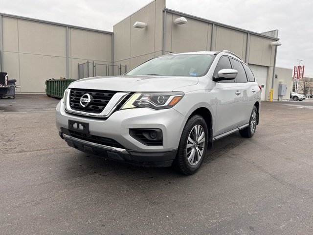 2019 Nissan Pathfinder S's photo