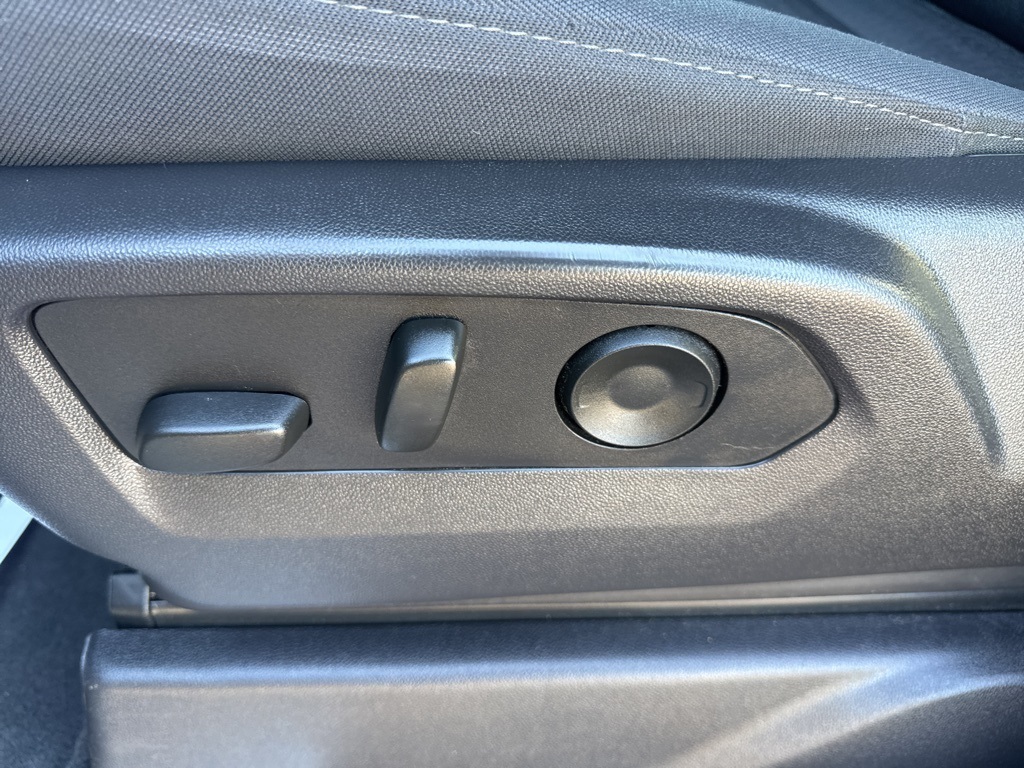 2024 Chevrolet Silverado 1500 RST photo 2