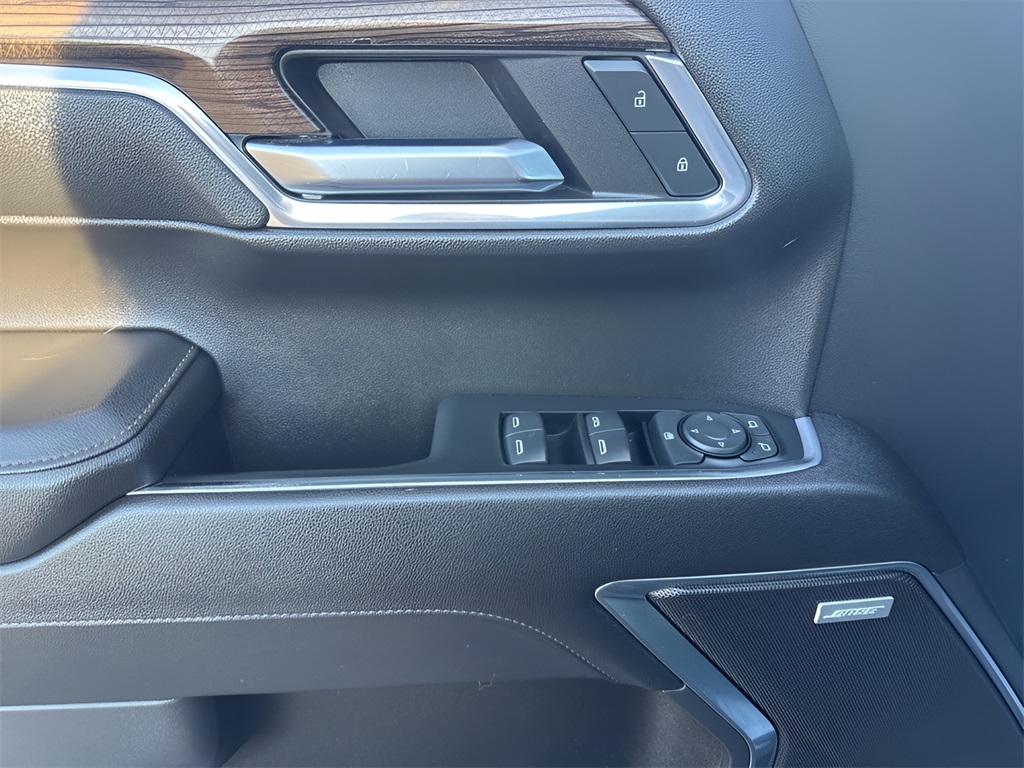 2024 Chevrolet Silverado 1500 RST photo 3