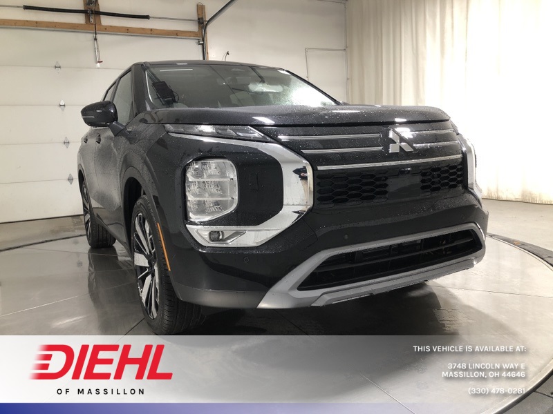 2025 Mitsubishi Outlander SE's photo