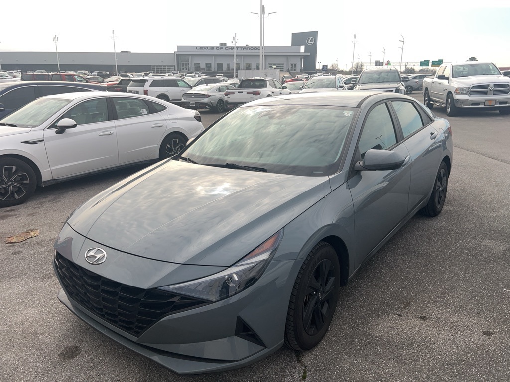 2023 Hyundai Elantra 